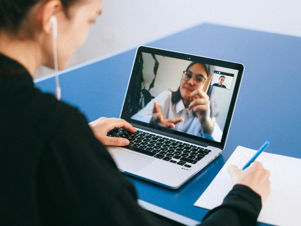 How Therapists Get Clients Online