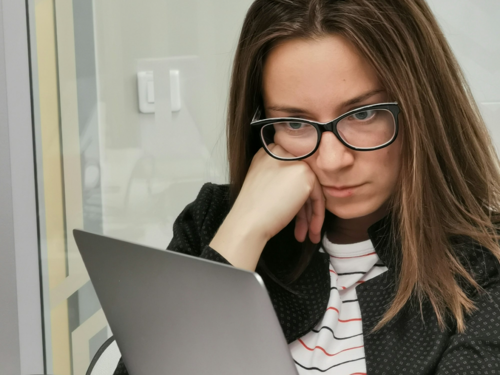 Psychologist vs Counselor Online: How to Choose